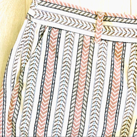 LOFT | Patterned Striped Shorts - Picture 2 of 5